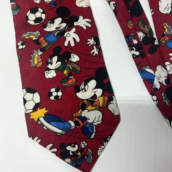 Vintage mickey mouse soccer tie - Picture 3 of 6